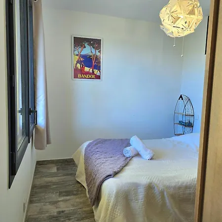 Lejlighed L'echapee Bleue - Cosy Refait A Neuf, Avec Terrasse Et Vue Jardin, Se Fait A Pied - By Auraconciergerie Bandol